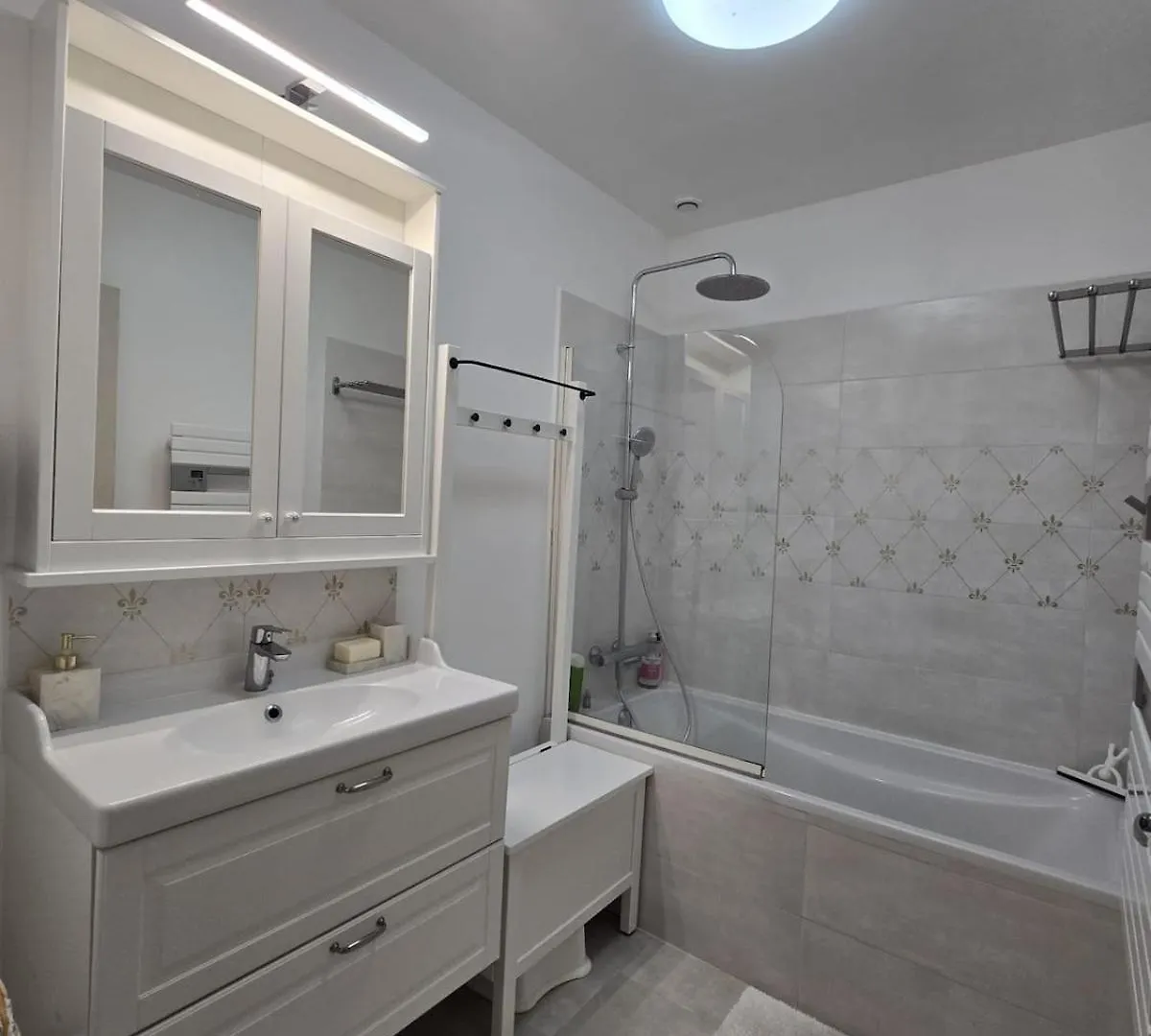 3 Bedroom House Terrace Park & Free Parking Aix-en-Provence